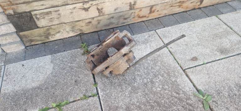 Land Rover Discovery Sport left front Calipers 