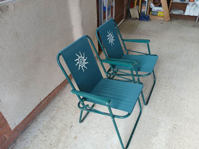 Pair of sturdy folding garden/camping chairs