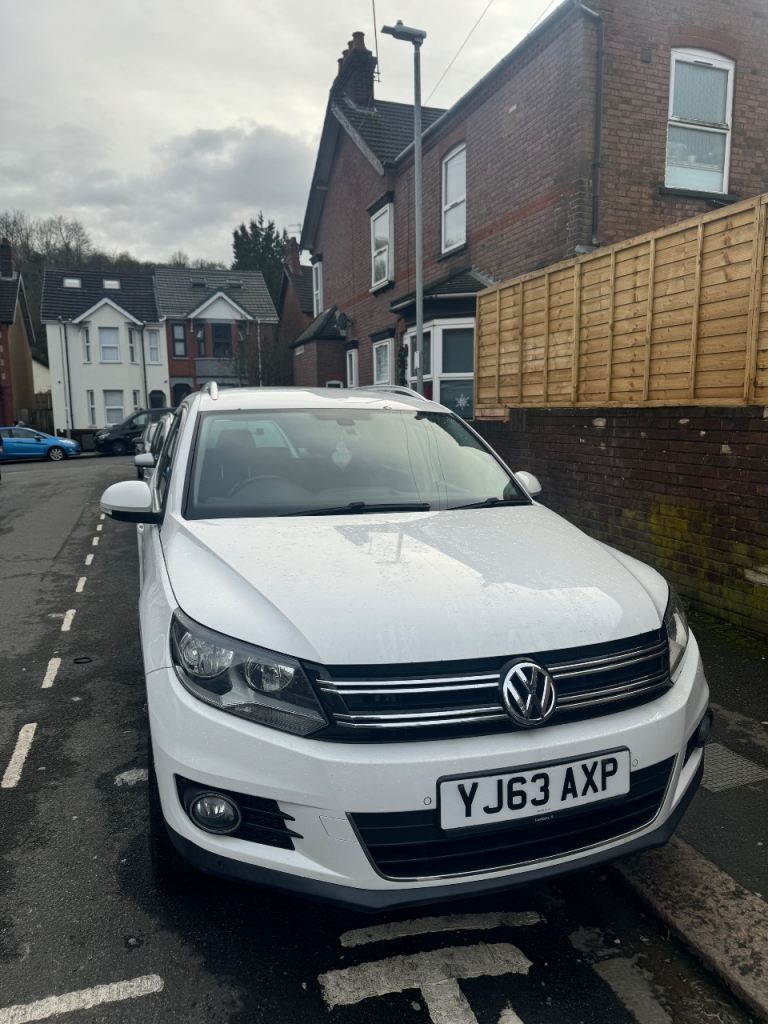 Volkswagen, TIGUAN, Estate, 2013, Manual, 1968 (cc), 5 doors