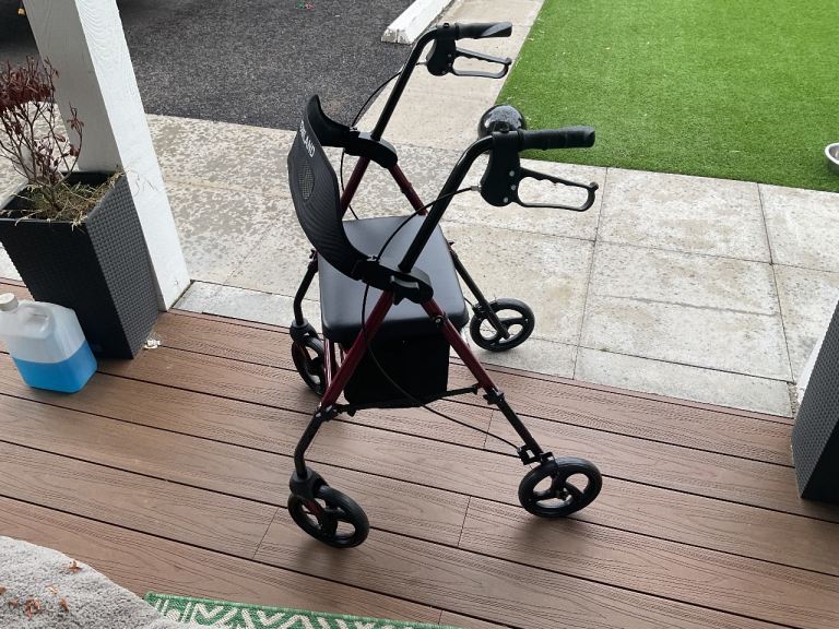 Adjustable Rollator Walking Aid with Seat – Brand New Condition