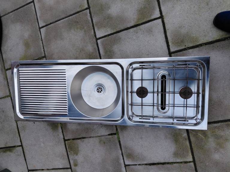 Cooker and sink combined 