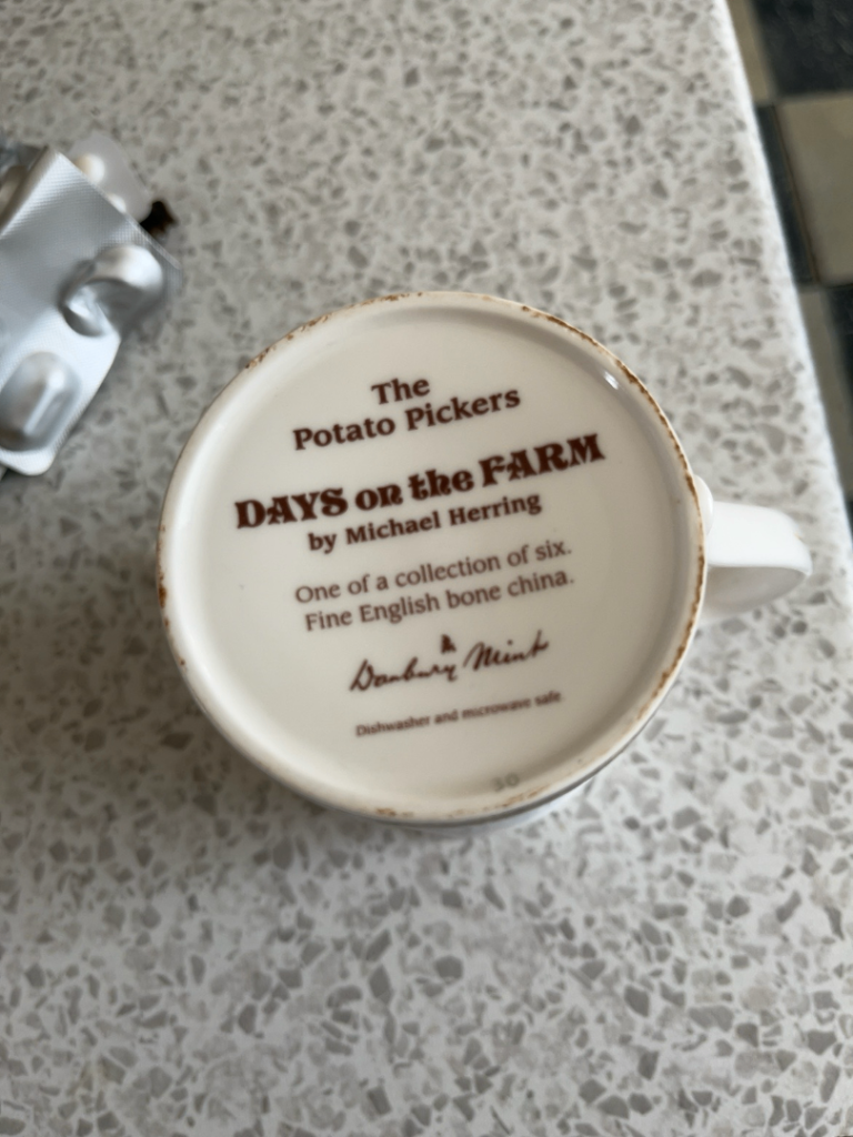 Danbury Mint 'Days on the Farm' Collection Mugs – Fine Bone China