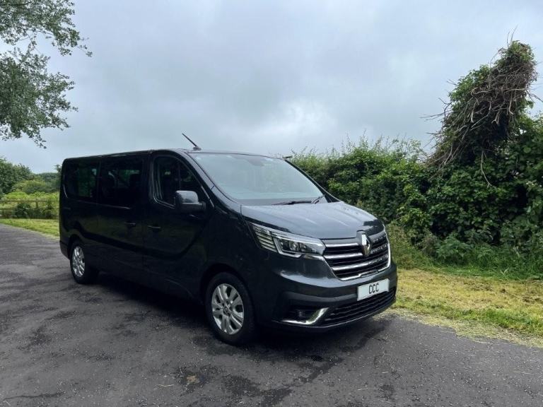 Renault Trafic 2.0 dCi LL30 Extra People Carrier (170) EDC L2H1 – 9 Seater Auto