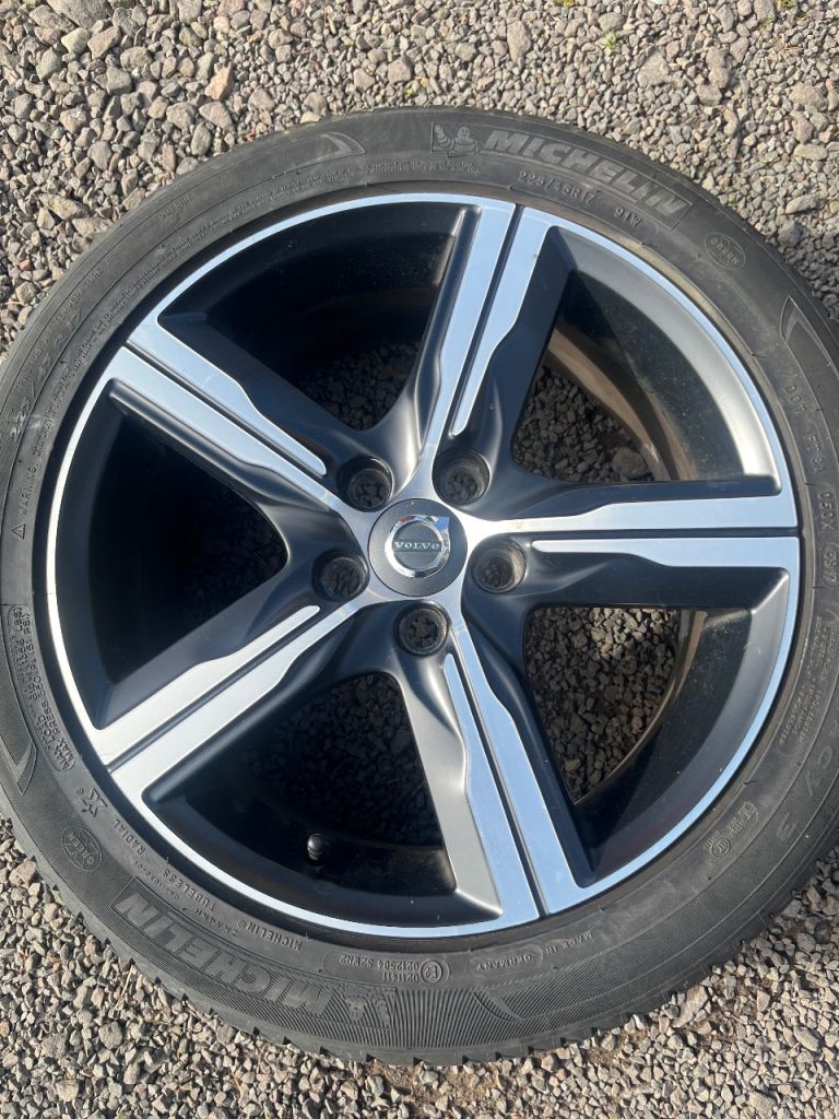 Volvo Alloy Wheel 17”