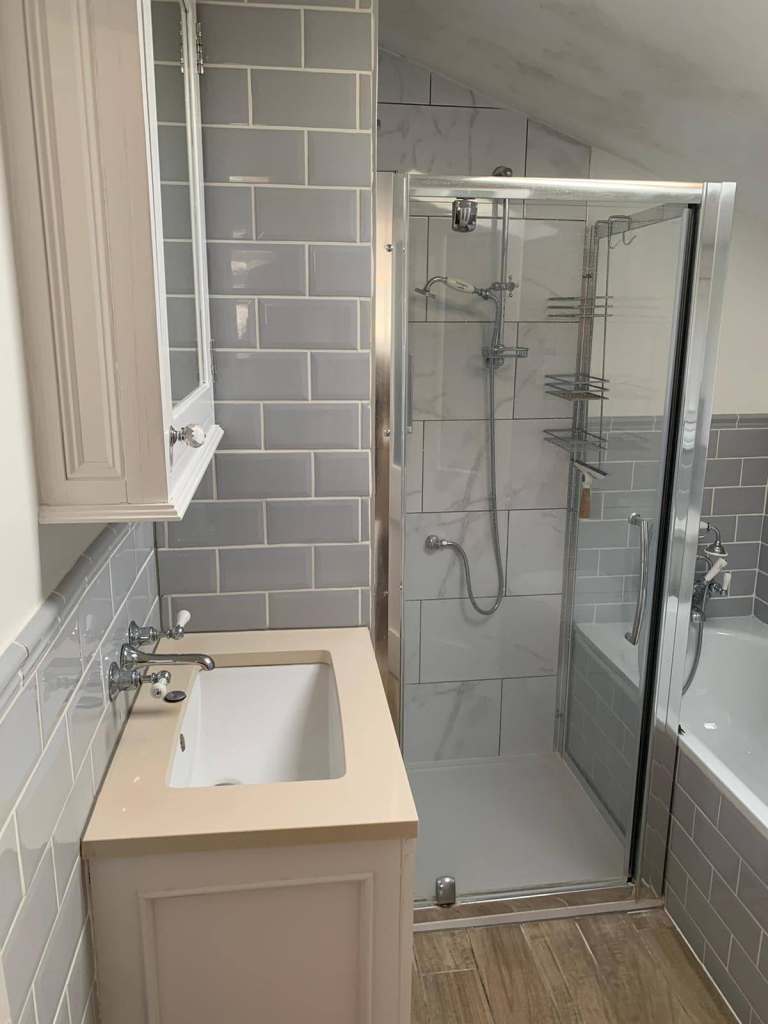 Very LARGE 3 bedroom flat with lovely garden in the E10 (Leyton) area!