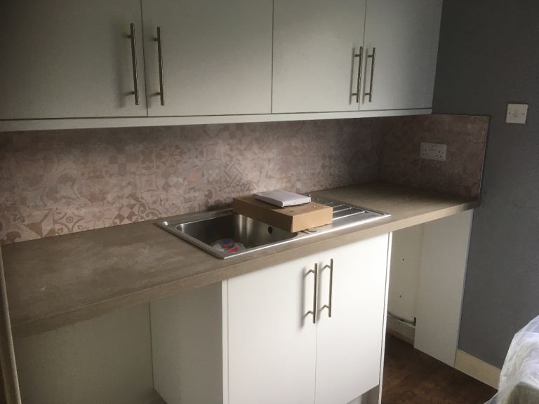 Kitchen backboard - vintage pattern taupe 