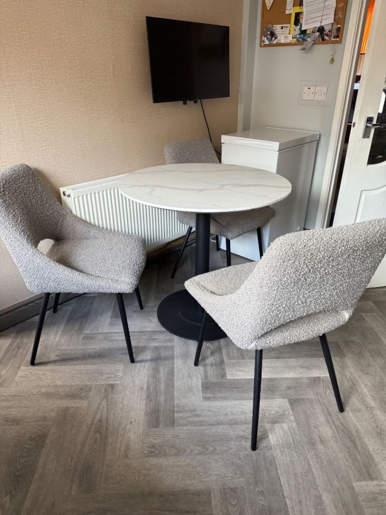 Table and chairs 
