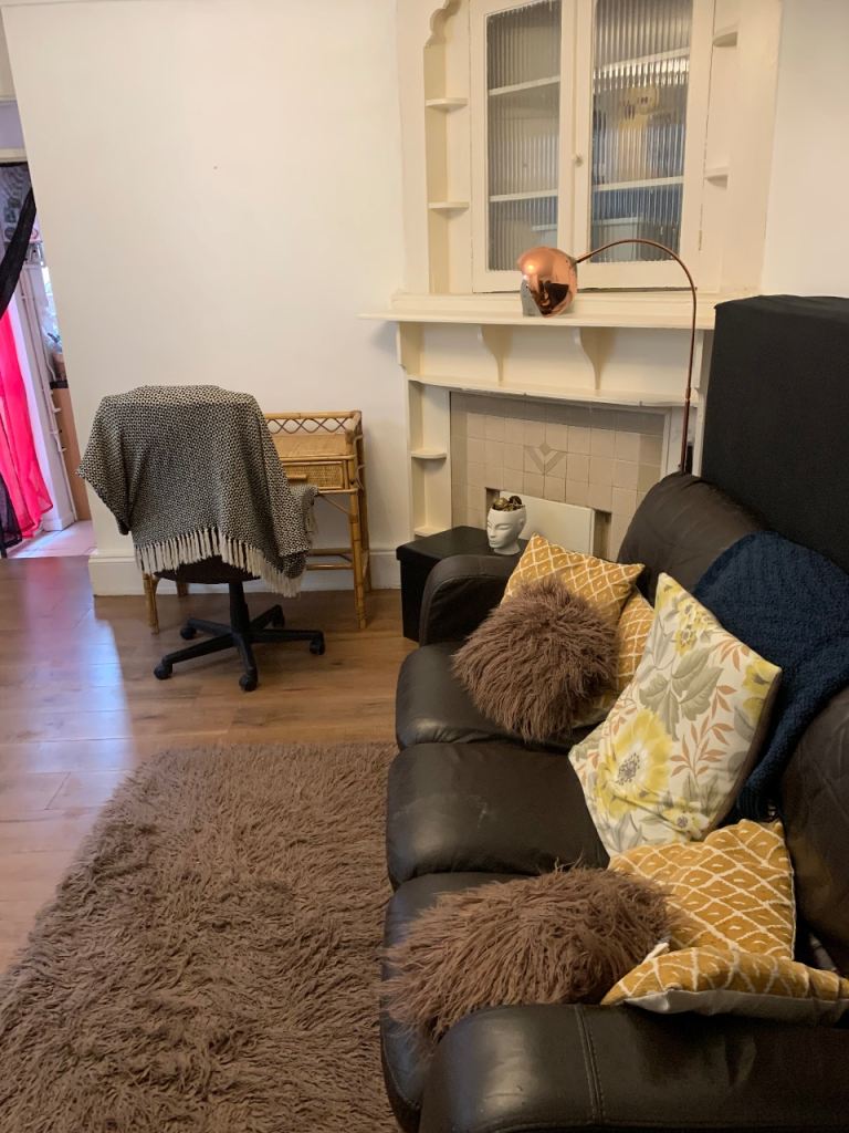 2 person flat to let in Beechwood Uplands Swansea