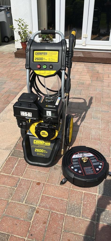 Champion 2600PSI Pressure Washer 