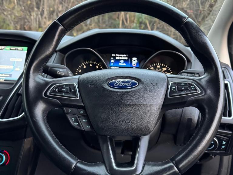 2015 Ford Focus 1.0T EcoBoost Titanium Euro 6 (s/s) 5dr HATCHBACK Petrol Manual