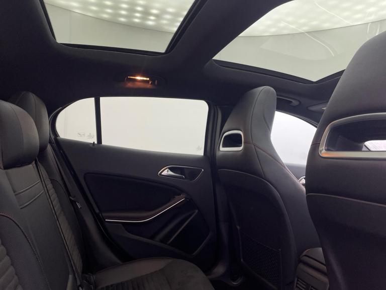 2015 Mercedes-Benz GLA GLA 220d 4Matic AMG Line 5dr Auto [Prem Plus] ESTATE DIESEL Automatic