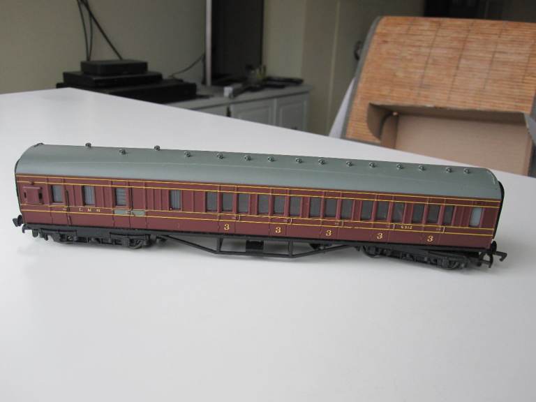 BACHMANN 34-226 LMS CORRIDOR  CARRIAGE 