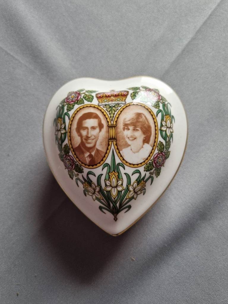 Heart shaped trinket box