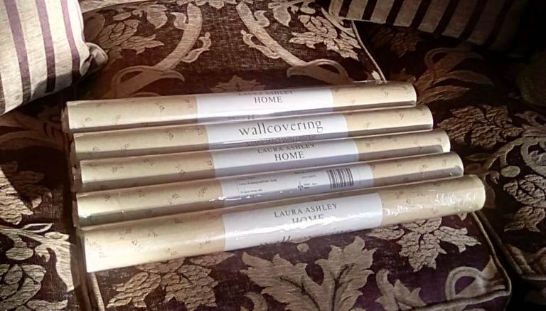 QUALITY **LAURA ASHLEY** WALLPAPER - 5 ROLLS - 