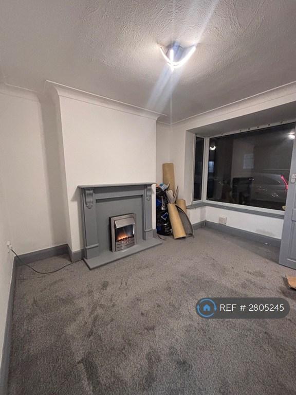 2 bedroom house in Woodside View, Halifax, HX3 (2 bed) (#2805245)