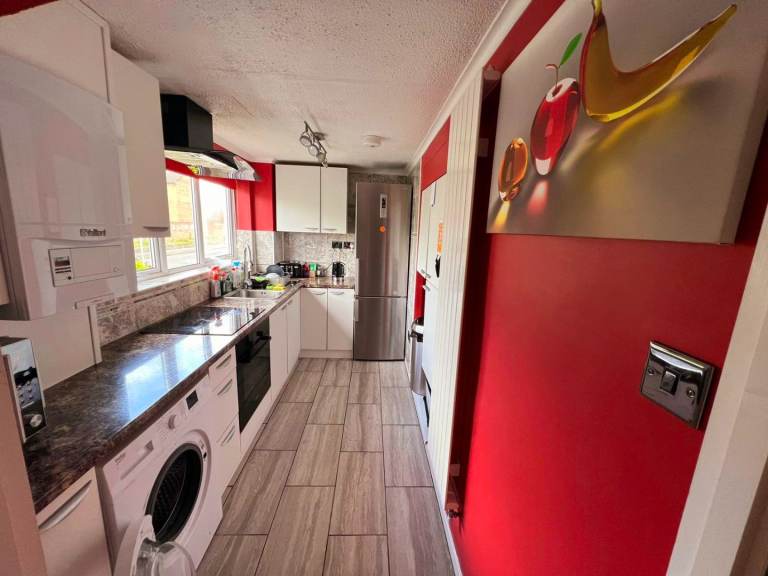 A private space of 2 large rooms for couples, available in Taunton on the 30th of January