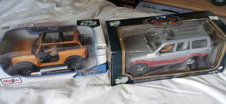 MODEL CARS DIE-CAST 1/18🚗🚗