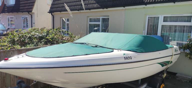 Bowrider speed boat