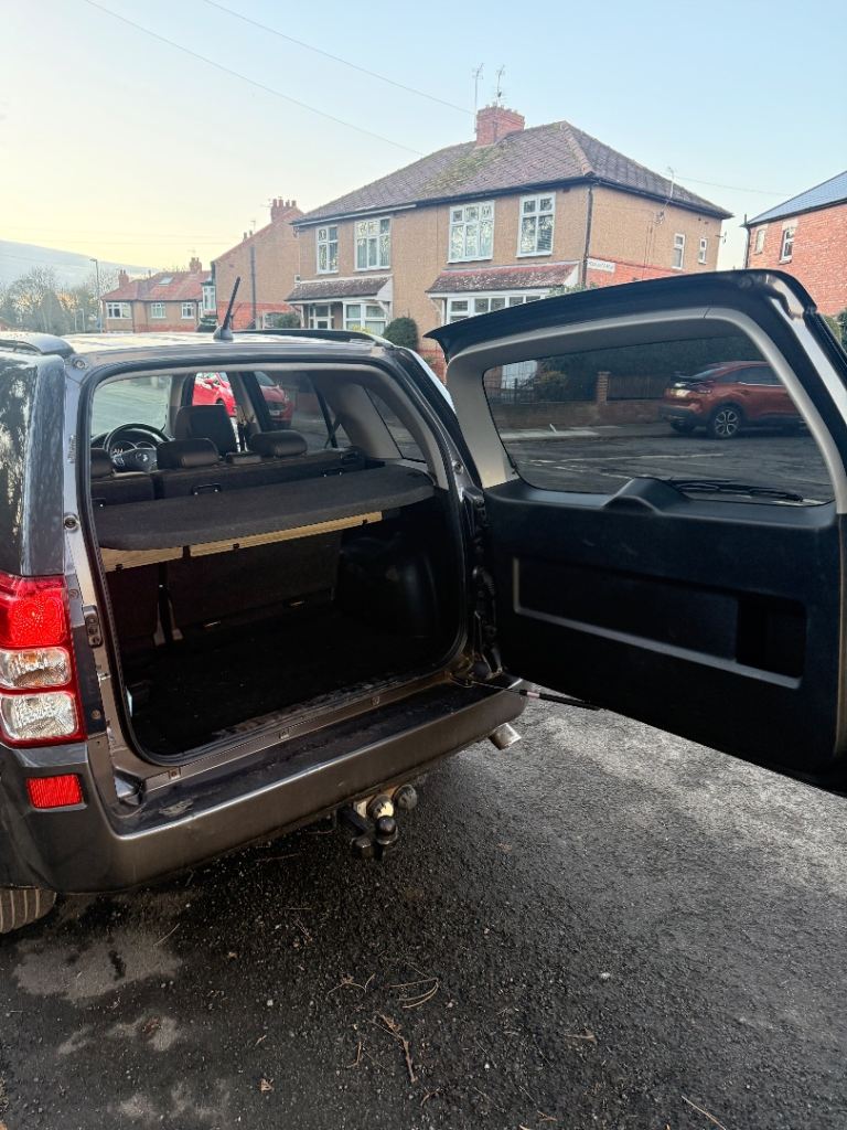 Suzuki, GRAND VITARA, Estate, 2011, Manual, 1870 (cc), 5 doors