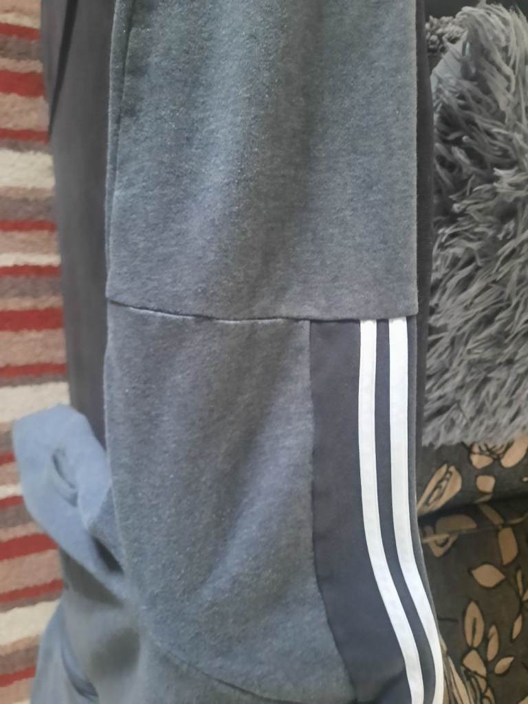 Mens Adidas jacket size L 