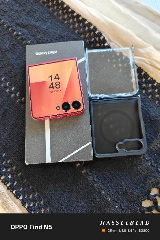 Samsung z flip 7 256GB Red