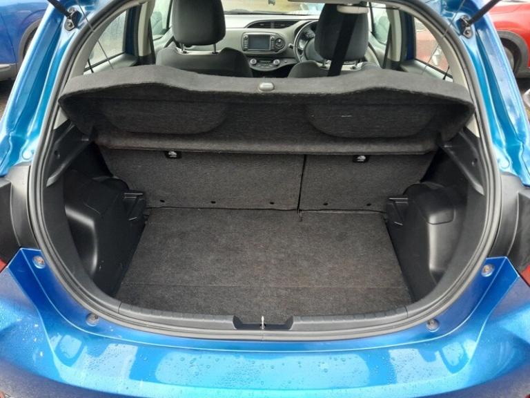 Toyota Yaris VVT-I ICON TECH +nav + camera, AUTO, 2 OWNERS, BLUE