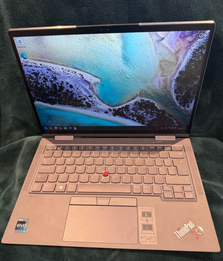 Lenovo laptop X1 Yoga Gen 8 *Touch Screen* i7-1355U 16gb DDR5 mem, 512GB HD