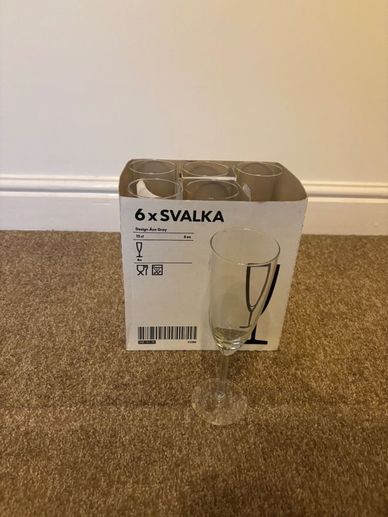 6 champagne glasses 
