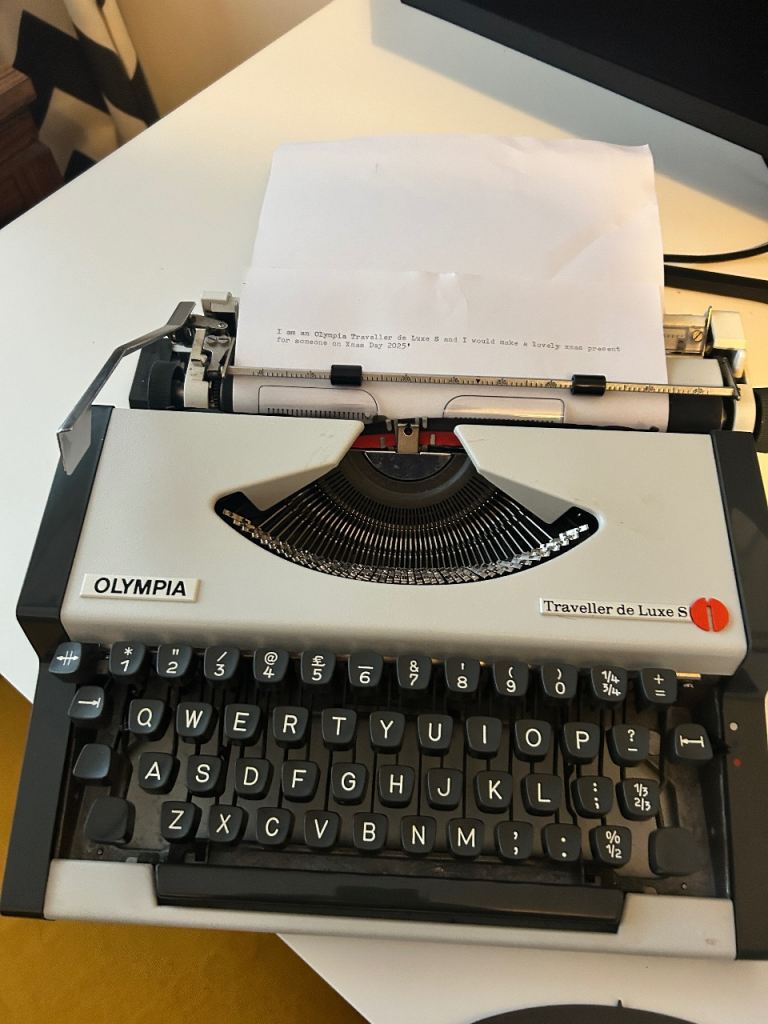 image for Olympia Traveller Deluxe S Typewriter excellent condition 