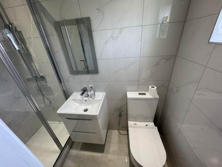 En-suite room for rent