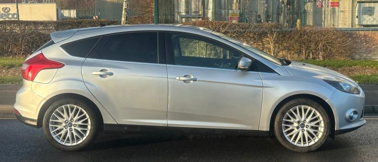 2012 Ford Focus 1.6 ZETEC - FIVE SPEED MANUAL -  FIVE DOOR - ULEZ - FULLY LOADED HATCHBACK Petrol...