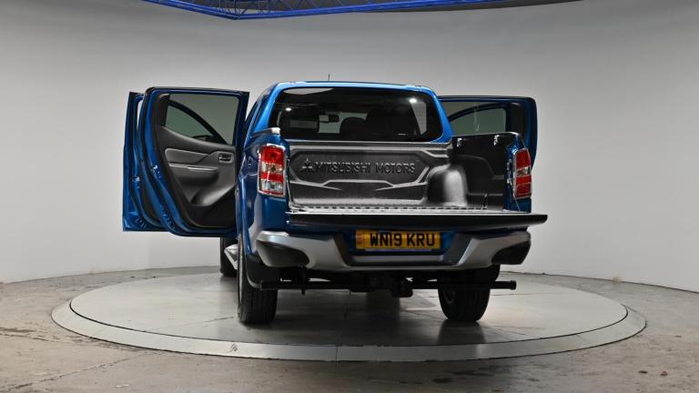 2019 Mitsubishi L200 2.4 DI-D DC Barbarian 4WD Euro 6 4dr PICK UP Diesel Manual