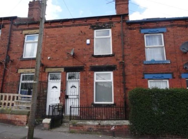 Newly Refurbished 3 Bedroom Home – Hovingham Grove, Leeds, LS8