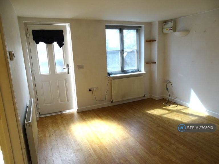 1 bedroom flat in Sylvadale Mews, Sturry, Canterbury, CT2 (1 bed) (#2798910)