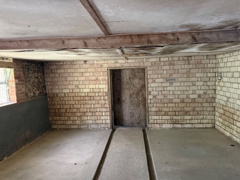 Workshops and storage units