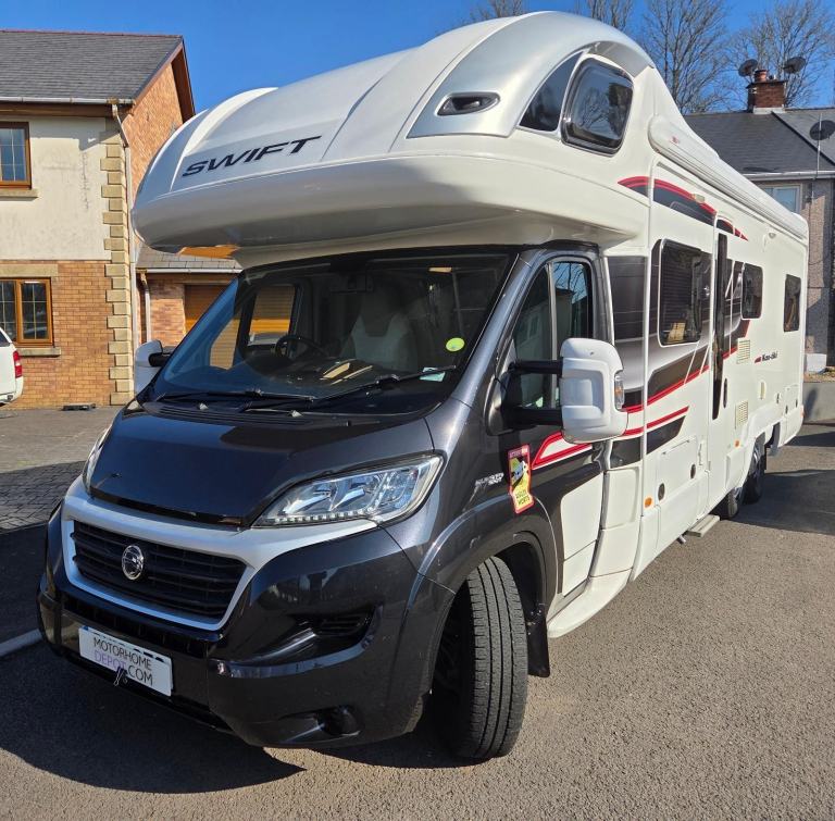 2016 SWIFT KONTIKI 649 BLACK EDITION  6-BERTH - 6-BELT - HAB AC - SUPERB