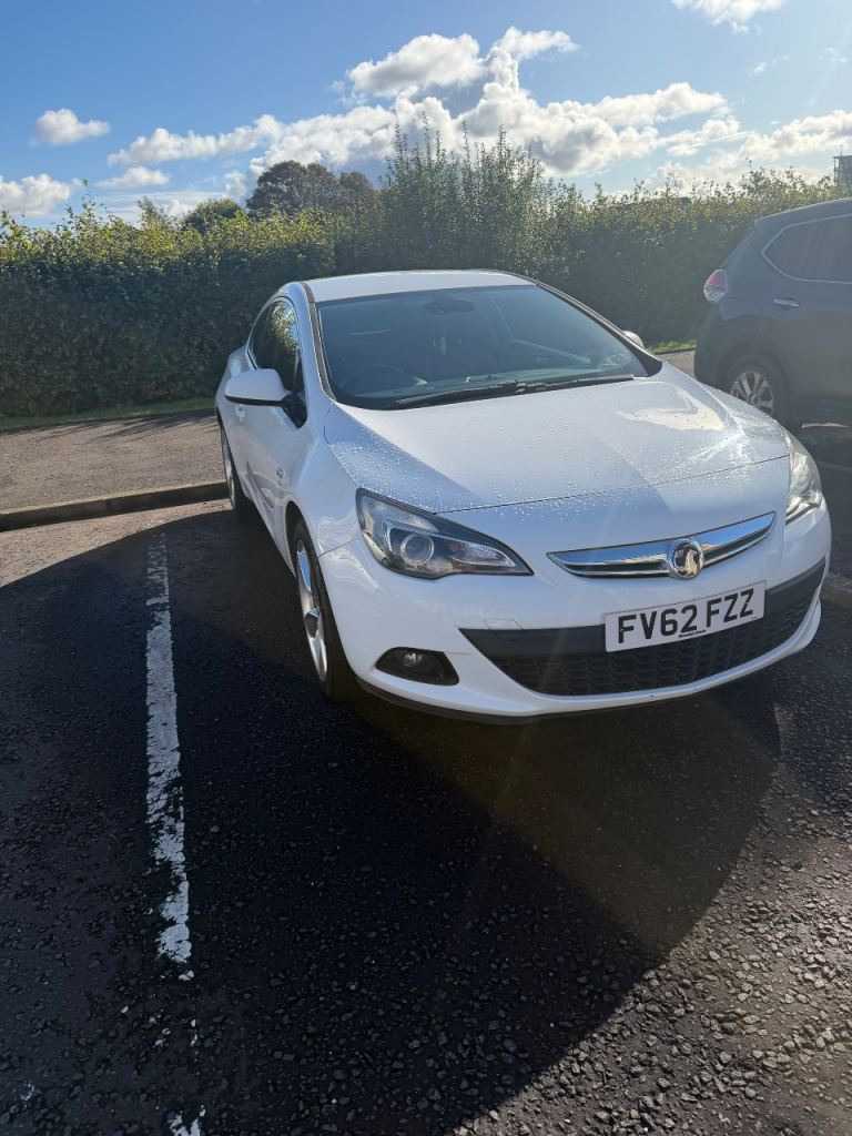 Vauxhall, ASTRA GTC, Hatchback, 2012, Manual, 1364 (cc), 3 doors