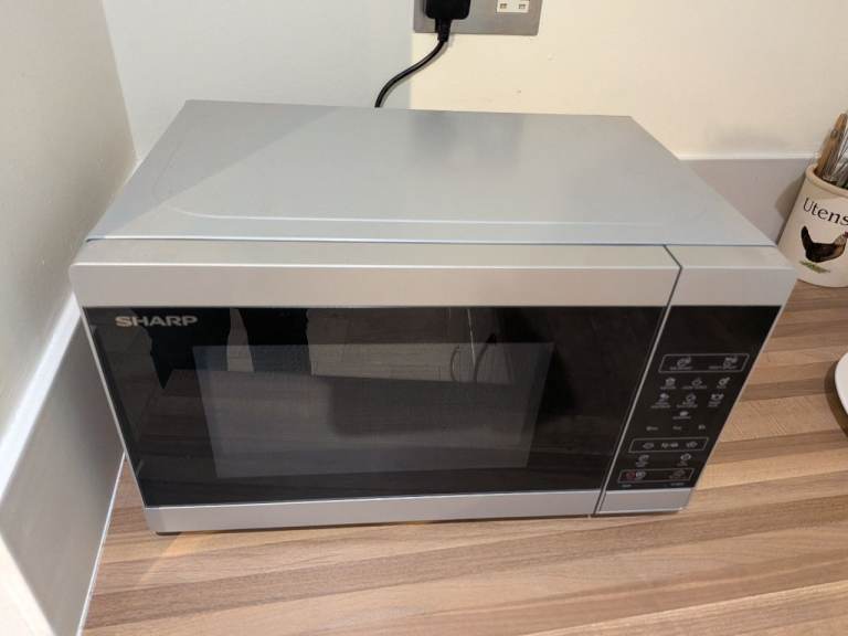Sharp Microwave Oven YC-MG02U-S – Silver, Good Condition