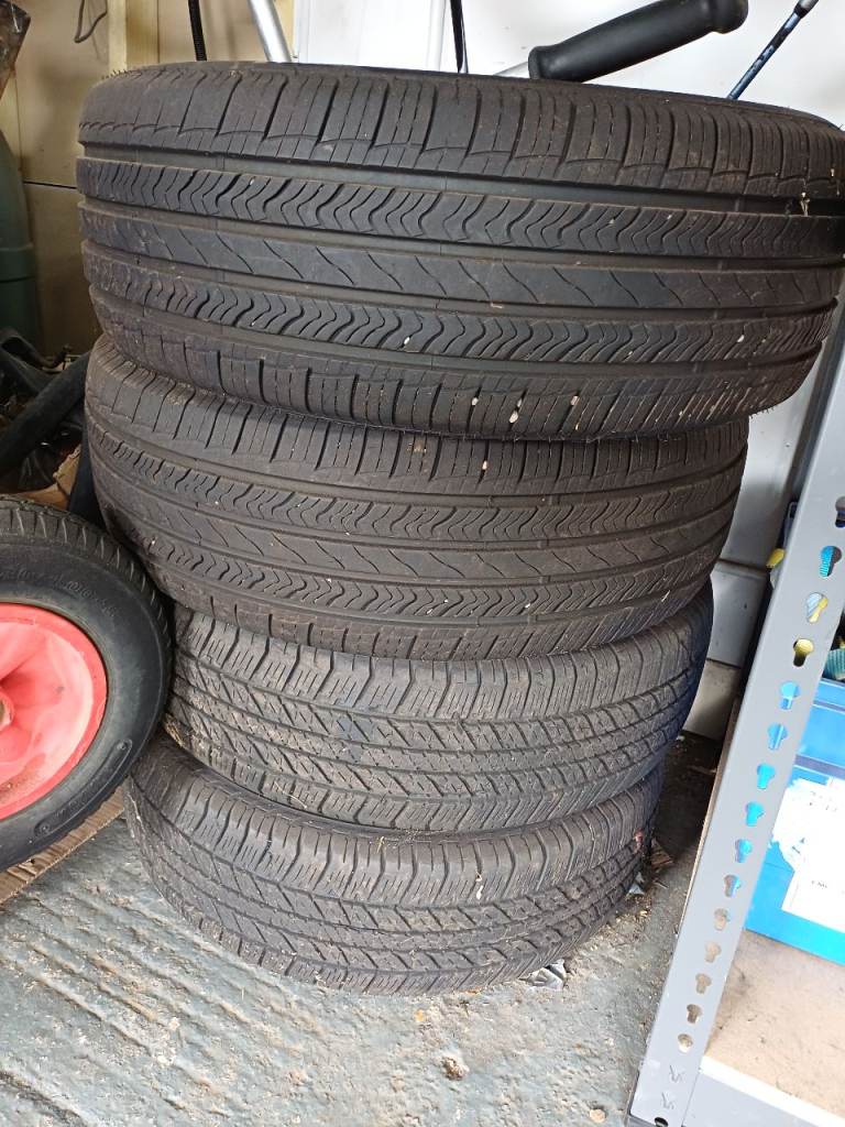 4x 265/65 R17, toyota hilux/pick up truck tyers, 17 inch rim.