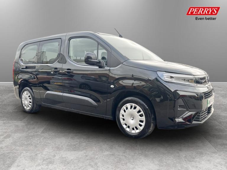 2025 Vauxhall Combo Life 100kW Design XL 52kWh 5dr Auto [7 Seat] Estate ELECTRIC Automatic