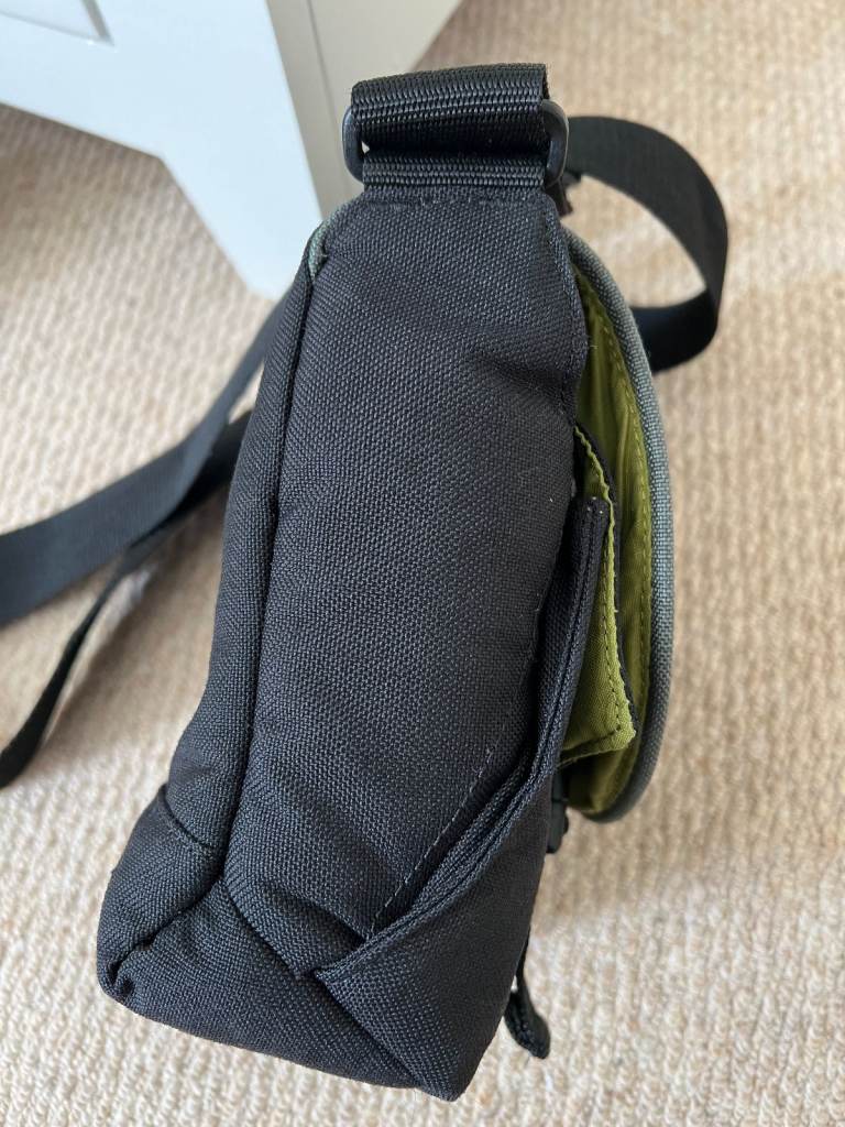 Crumpler camera bag 