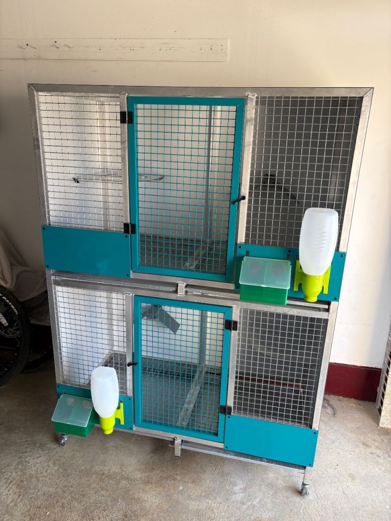 Pigeon breeding box 