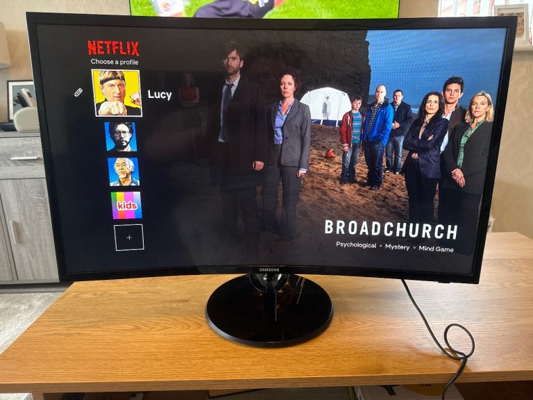 Samsung 32 inches curved LED tv