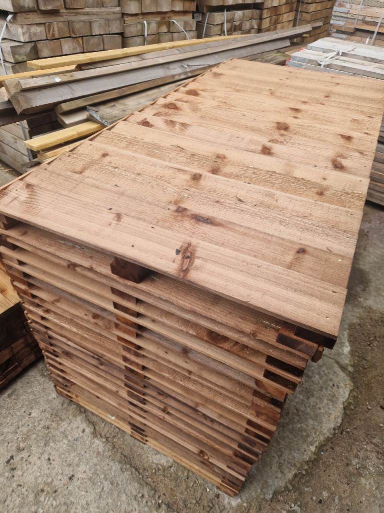 Feather edge fence panels 