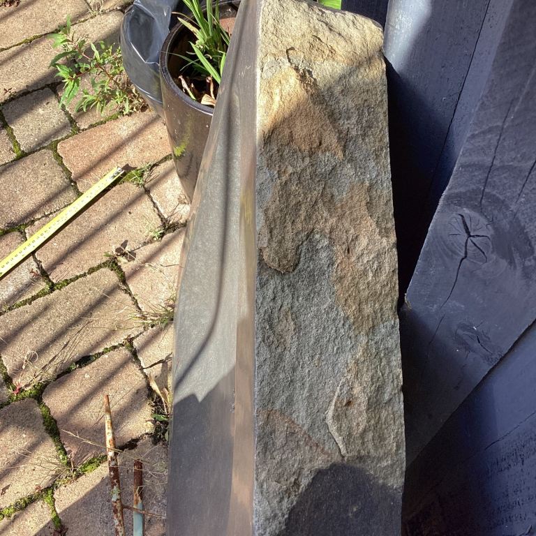 SOLID STONE GARDEN WATER FEATURE WITH LIGHTS 