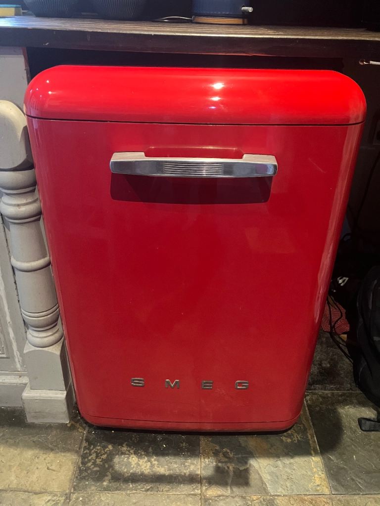 Smeg Red Freestanding dishwasher retro style