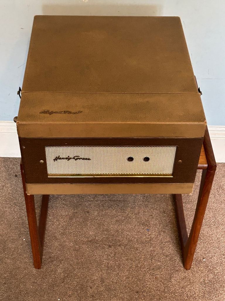 Vintage Handy Gram Record Player Case H8.5in/22cm W17in/43cm D15in/38cm Ok condition  J028