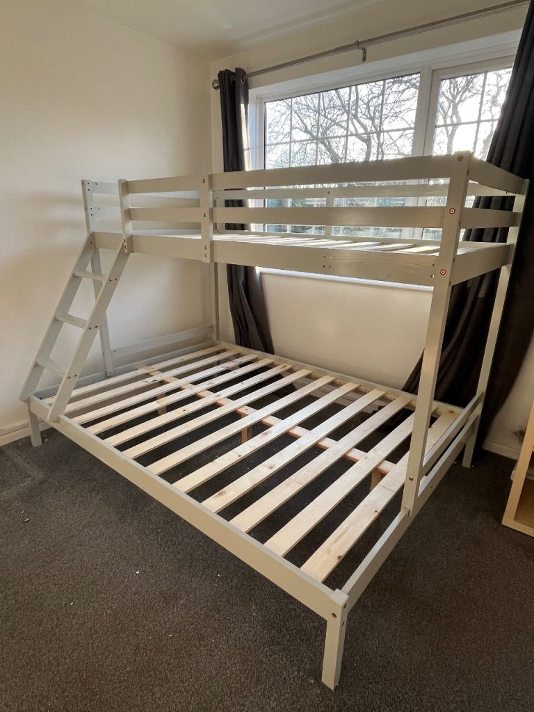 Triple double sleeper bunk bed 