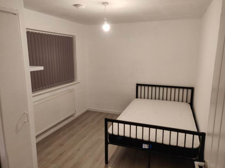 Room for rent in Langley, Slough. All bills included.