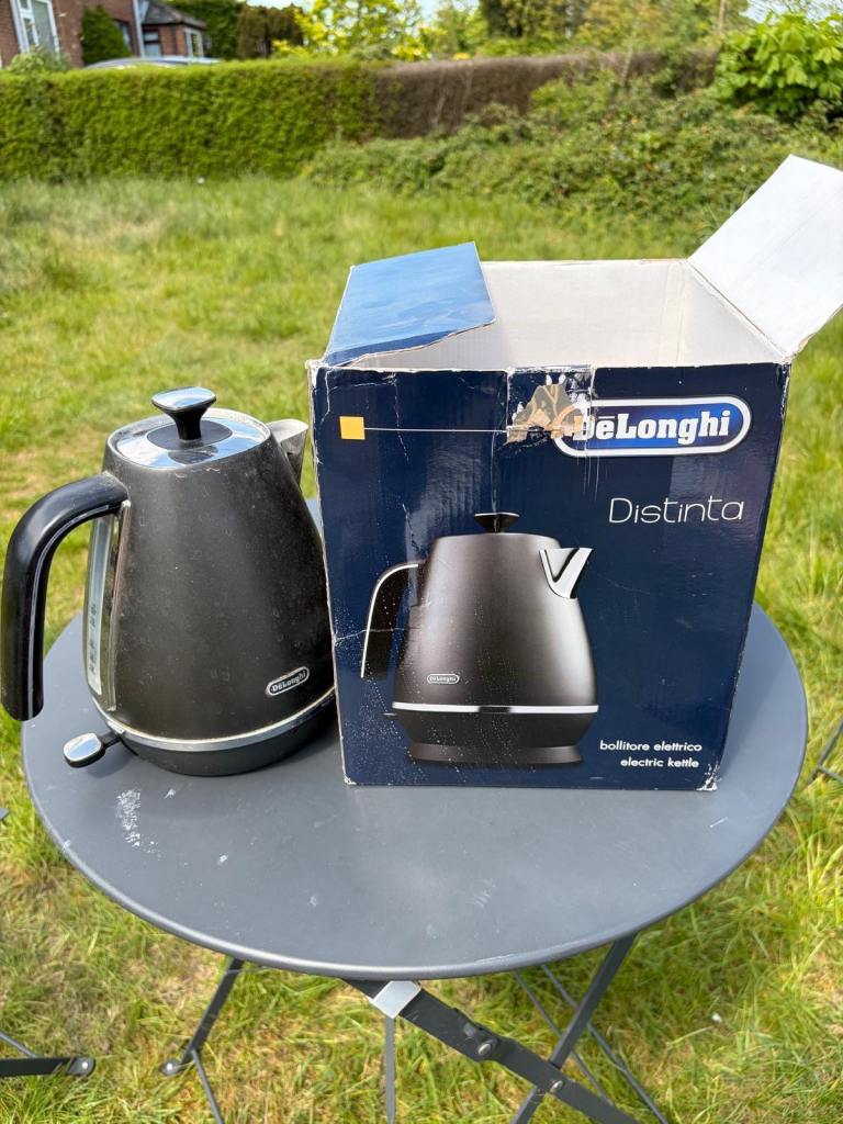 DeLonghi Distinta kettle